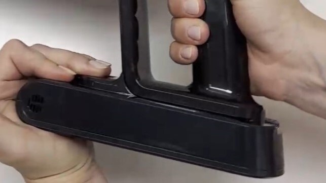 hình ảnh thu nhỏ của video tháo bộ pin cũ và cho vào túi nhựa