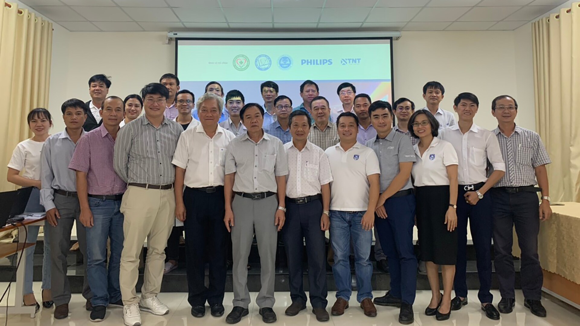 Philips hỗ trợ nâng cao năng lực chuyên môn cho cán bộ y tế tại tỉnh Bình Định
