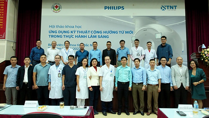 Philips phối hợp với Bệnh viện đa khoa tỉnh Bắc Ninh tổ chức hội thảo khoa học về cộng hưởng từ