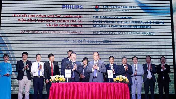 Bệnh viện Hùng Vương Gia Lai và Philips ký kết hợp đồng hợp tác chiến lược dài hạn xây dựng bệnh viện thông minh