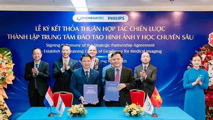 PhenikaaMec v&agrave; Philips hợp t&aacute;c về đ&agrave;o tạo v&igrave; tương lai chăm s&oacute;c sức khỏe tại Việt nam 